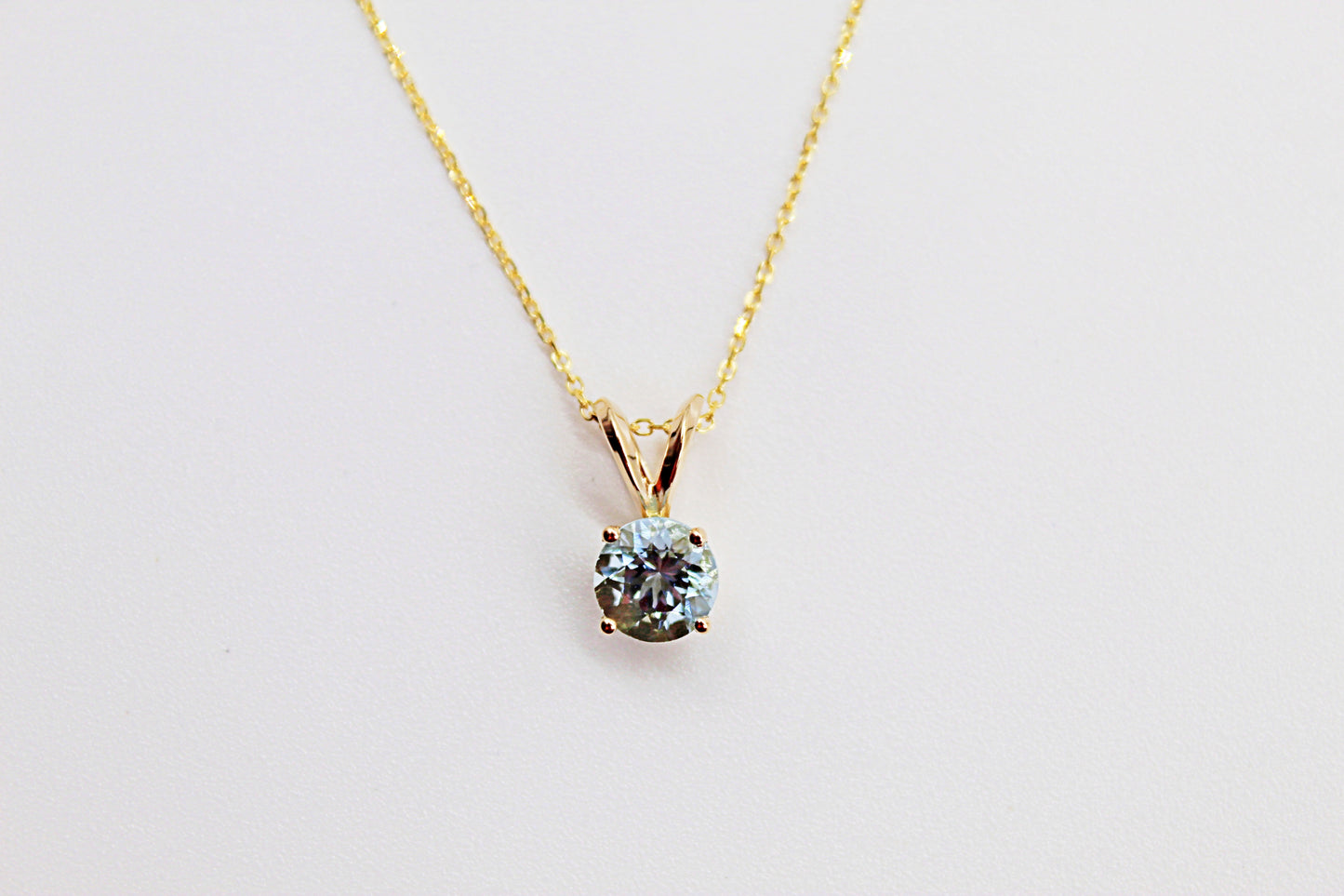 14K Yellow Gold Aquamarine Pendant Necklace