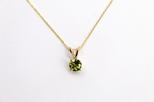 14K Yellow Gold  Peridot Pendant Necklace