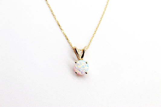 14K Yellow Gold Opal Pendant Necklace