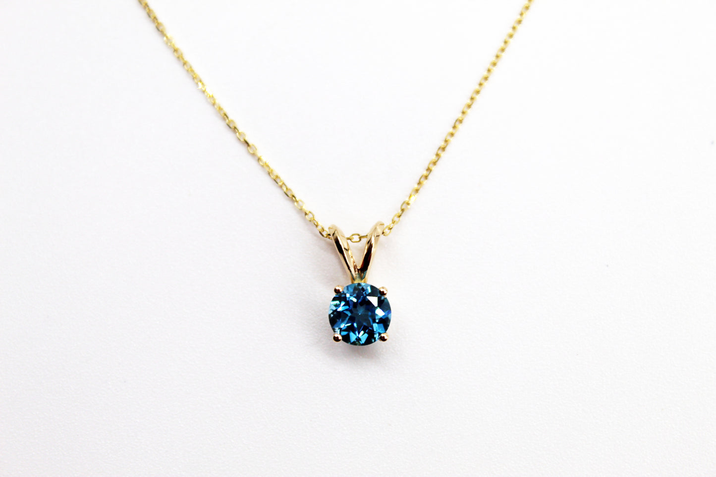 14K Yellow Gold Blue Topaz Pendant Necklace
