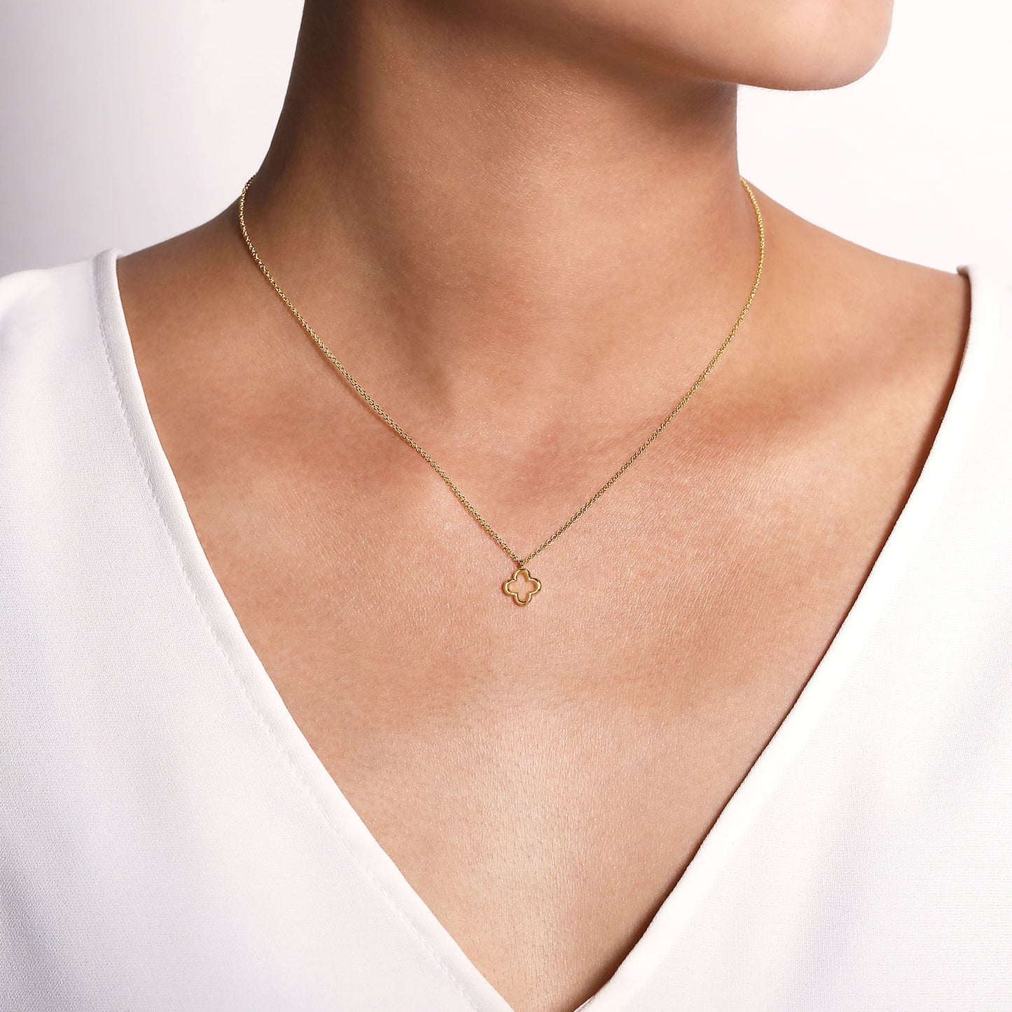 14K Yellow Gold Open Clover Pendant Necklace