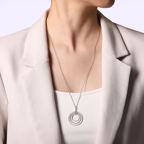 Triple Row Bujukan White Sapphire Circle Necklace