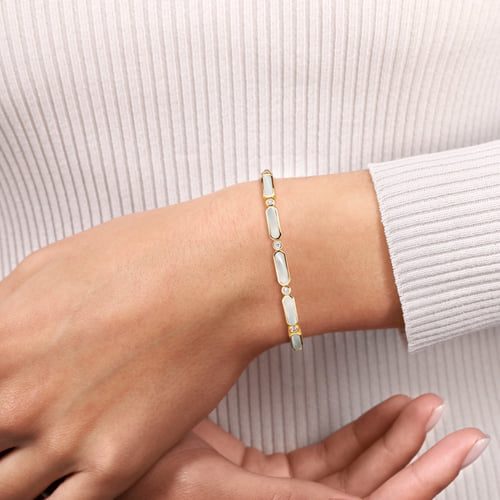 Gold Diamond and White Mother of Pearl Bujukan Bangle