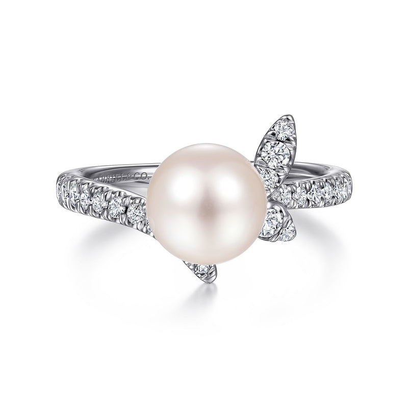 14K White Gold Pearl And Diamond Leaf Ring